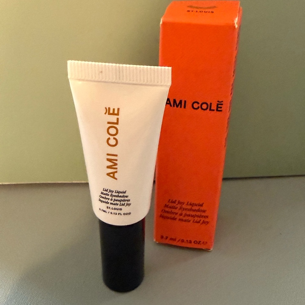 Ami Colé Lid Joy Liquid Matte Eyeshadow in St Louis